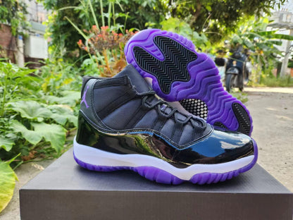 JORDAN 11 Noir et Violet