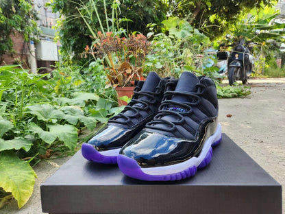 JORDAN 11 Noir et Violet