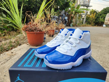 JORDAN 11 Bleu et Blanc