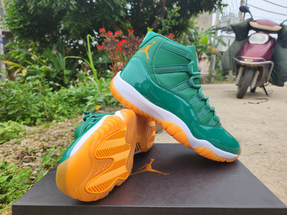 JORDAN 11 Vert et Orange