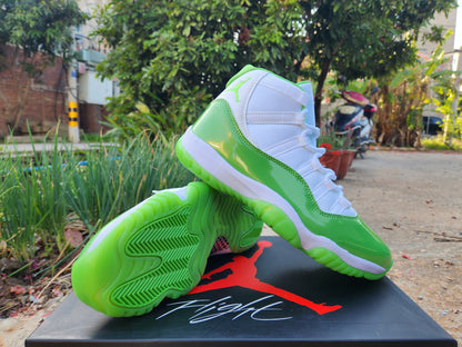 JORDAN 11 Vert et Blanc