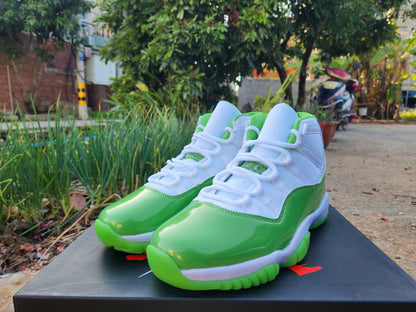 JORDAN 11 Vert et Blanc
