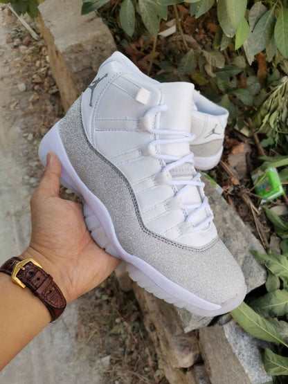 JORDAN 11 RETRO x BLANC ARGENT MÉTALLISÉ 