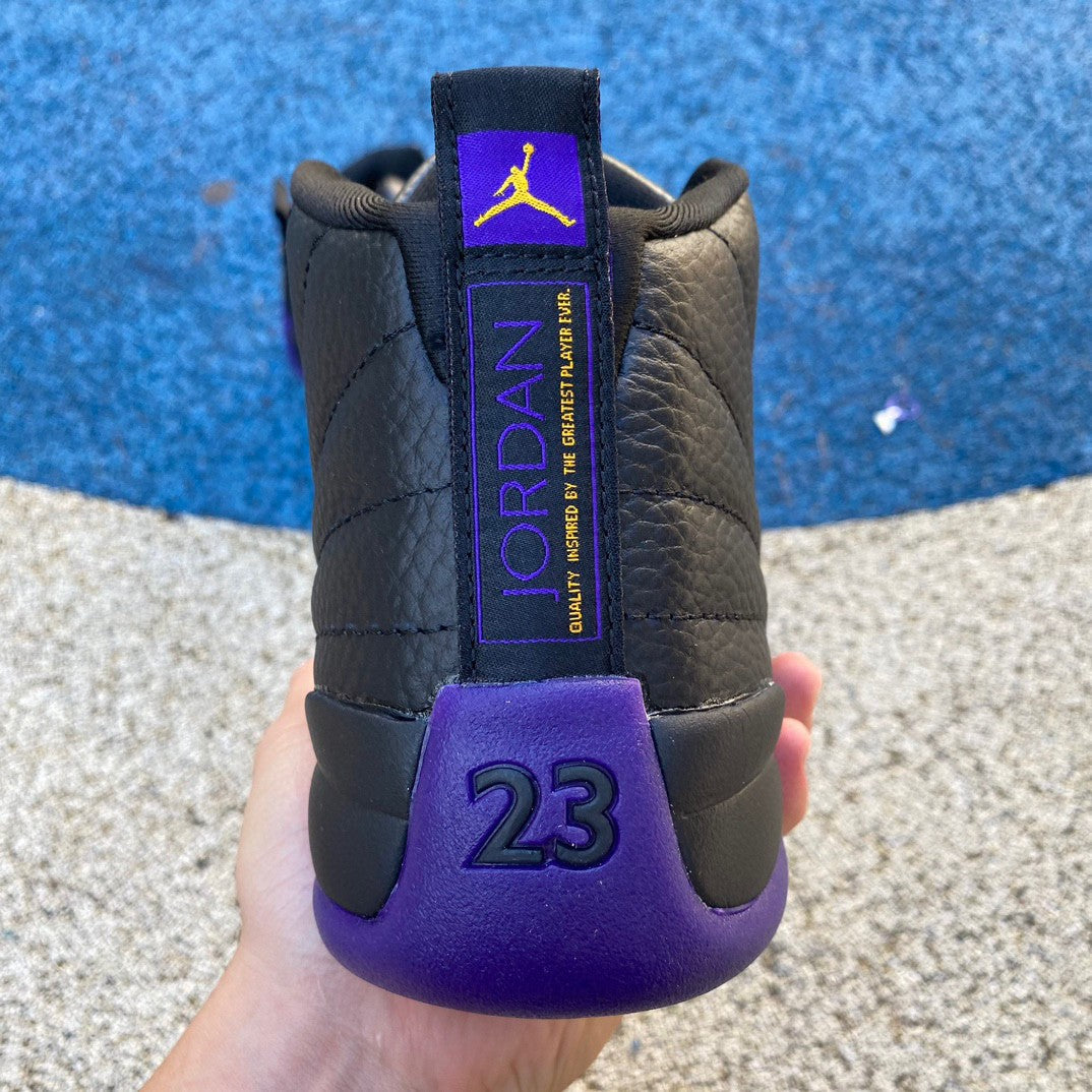 Jordan 12 Noir/Violet Terrain-Or Métallisé-Taxi