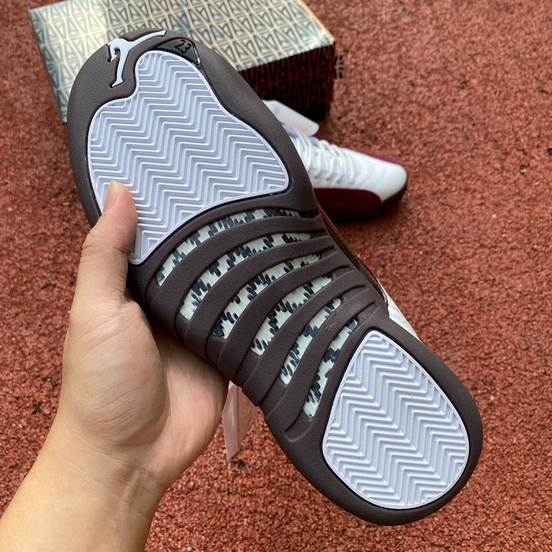 Jordan 12 Retro « Bordeaux et Blanc »