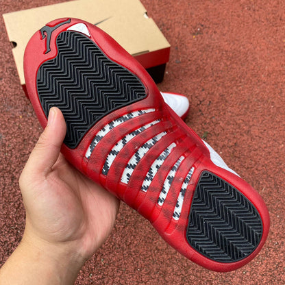 Jordan 12 Retro 'Blanc/Rouge universitaire'
