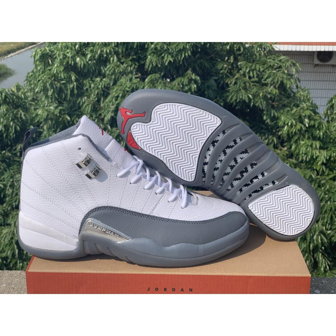 JORDAN 12 RETRO x BLANC GRIS FONCÉ 