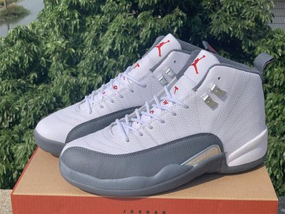 JORDAN 12 RETRO x BLANC GRIS FONCÉ 