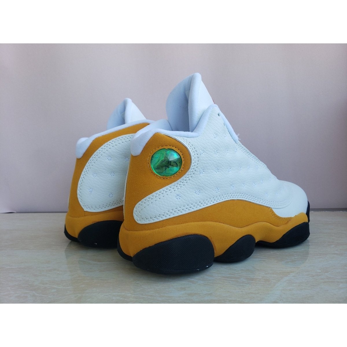 JORDAN 13 RETRO x WHITE ORANGE 