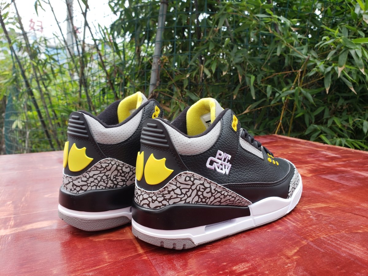 JORDAN 3 RETRO x OREGON DUCKS PIT CREW 