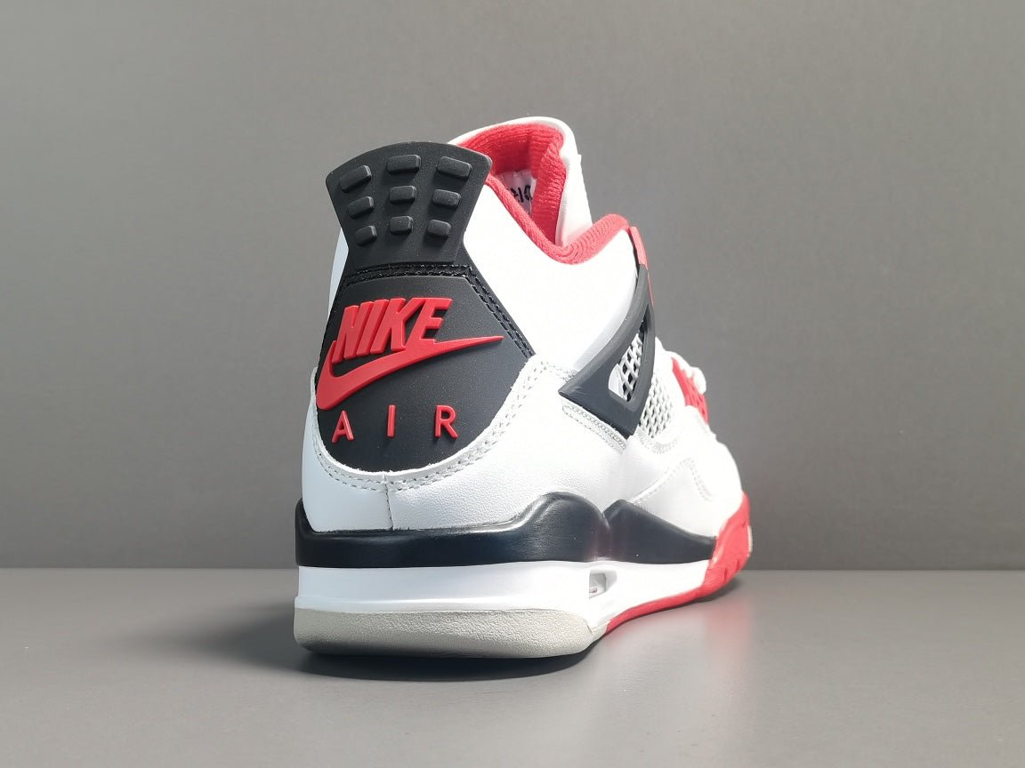 JORDAN 4 x ROUGE FEU 