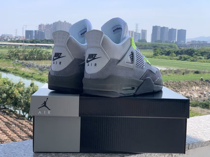 JORDAN 4 x SE 95 NEON 