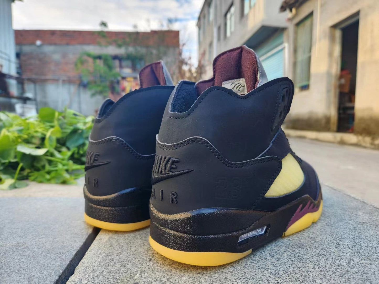 Jordan 5 Noir et Jaune 