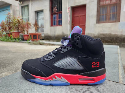 Jordan 5 noir, rouge et violet