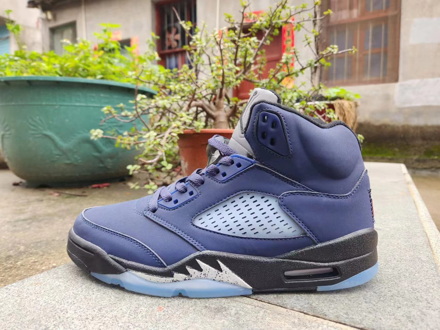 Jordan 5 bleues et noires