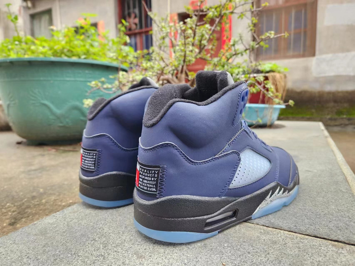 Jordan 5 bleues et noires