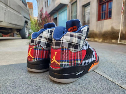 Jordan 5 à carreaux audacieux multicolores