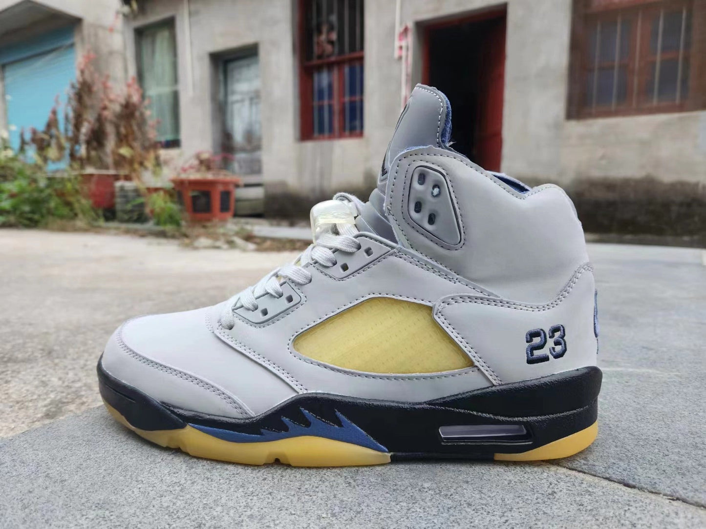 Jordan 5 Gris et Jaune 