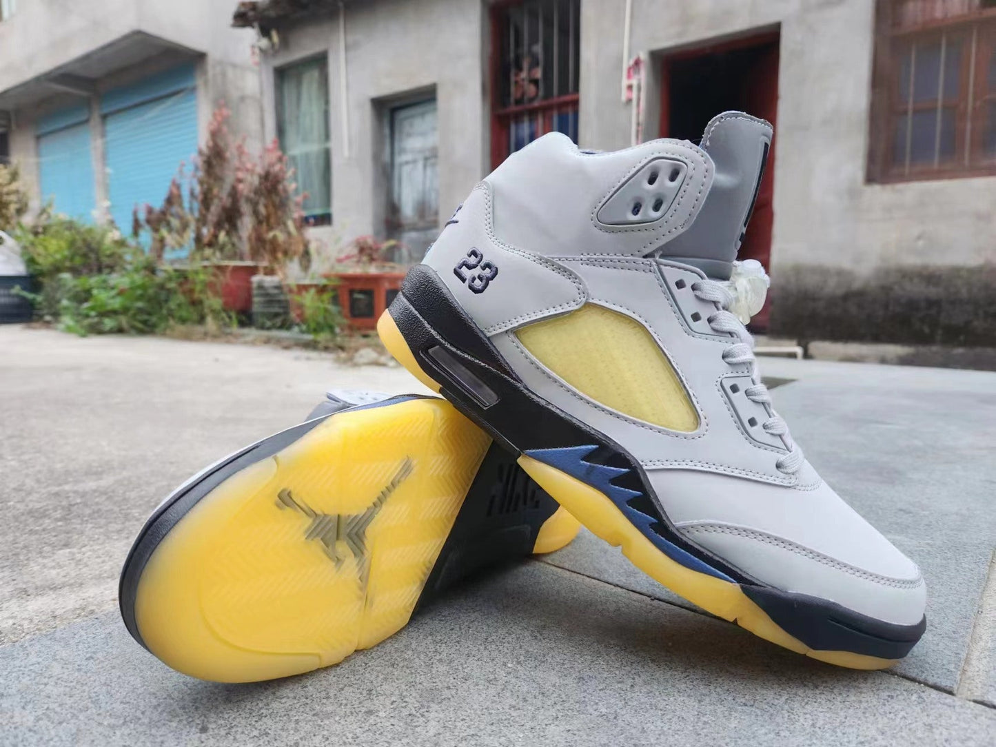 Jordan 5 Gris et Jaune 
