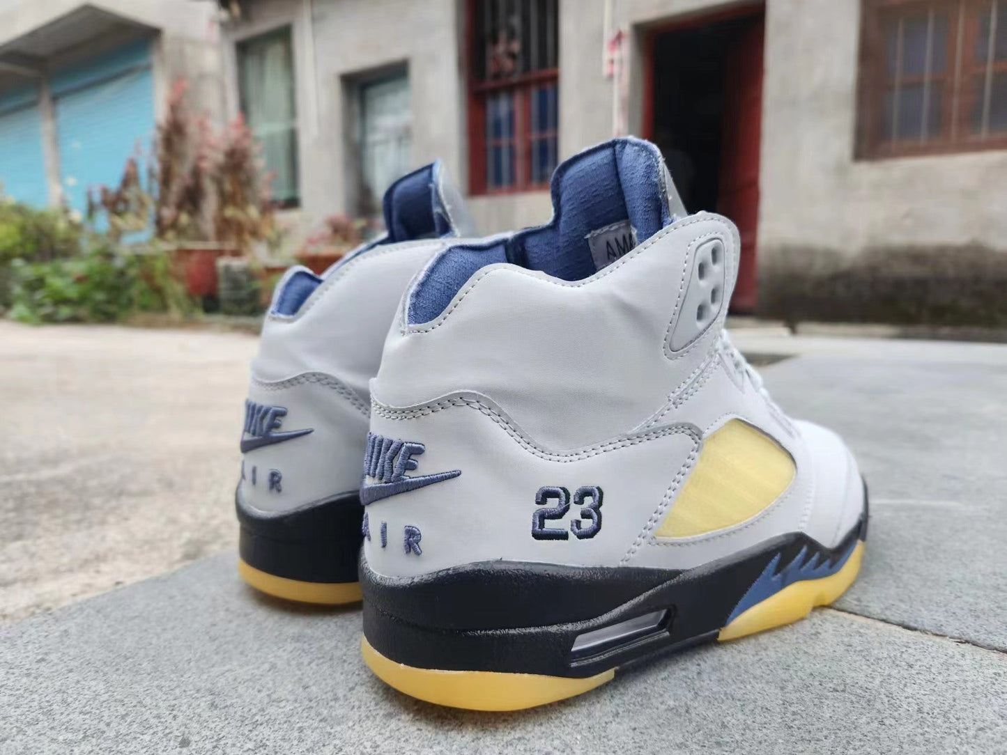 Jordan 5 Gris et Jaune 