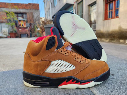 Jordan 5 ROUGE et TAN 