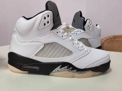 JORDAN 5 RETRO BLANC/NOIR 