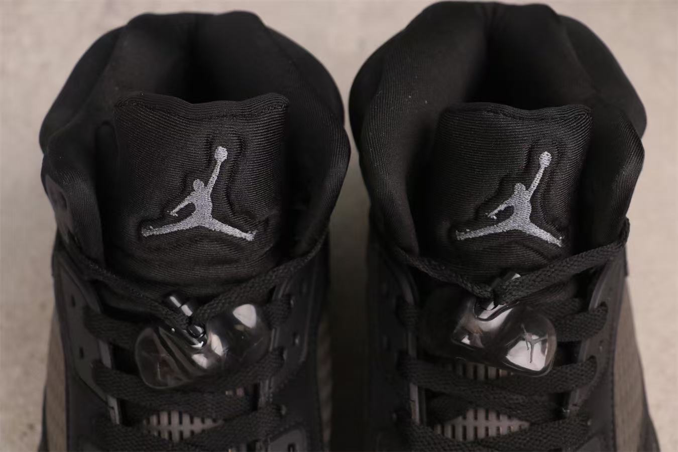 JORDAN 5 RETRO x ANTHRACITE 