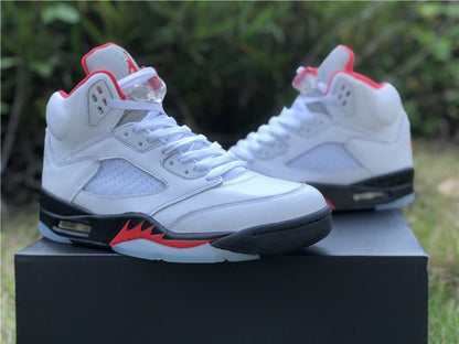 JORDAN 5 RETRO x FIRE RED SILVER TONGUE 
