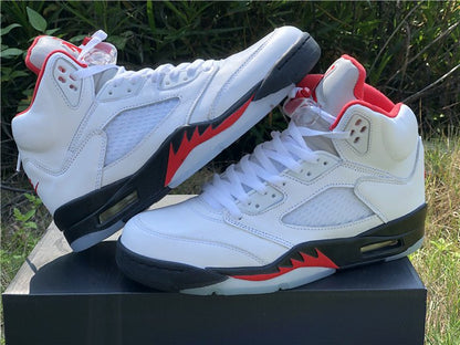 JORDAN 5 RETRO x FIRE RED SILVER TONGUE 