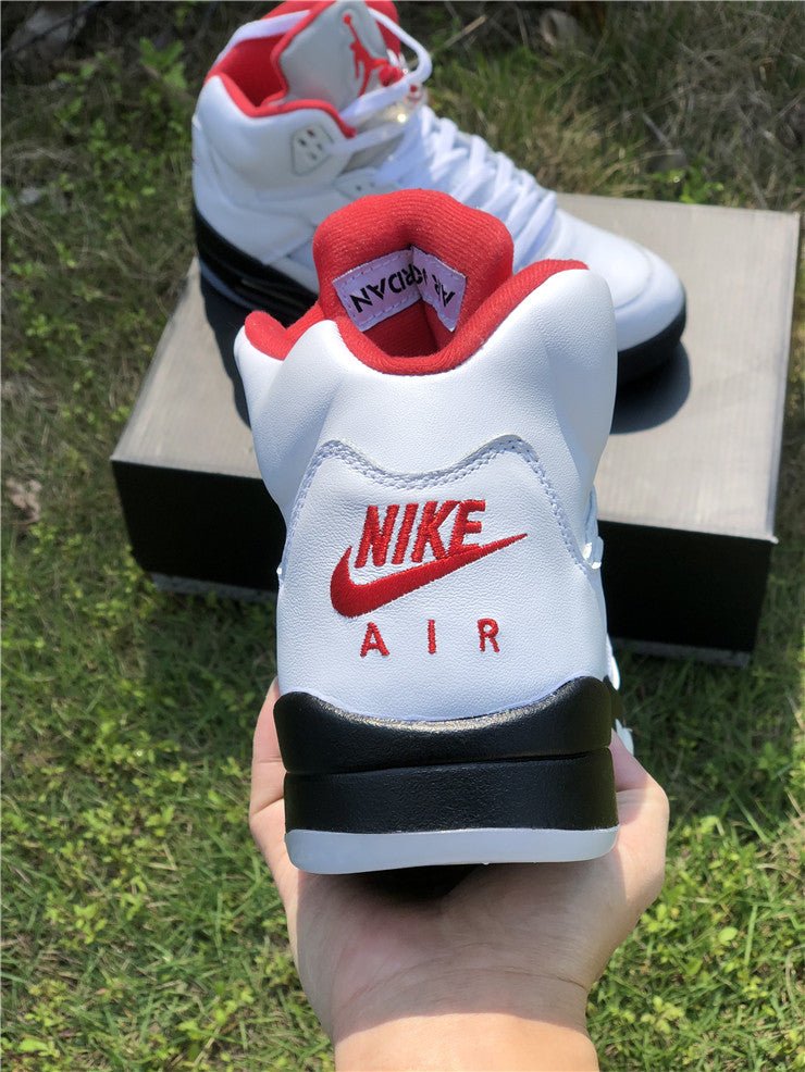 JORDAN 5 RETRO x FIRE RED SILVER TONGUE 