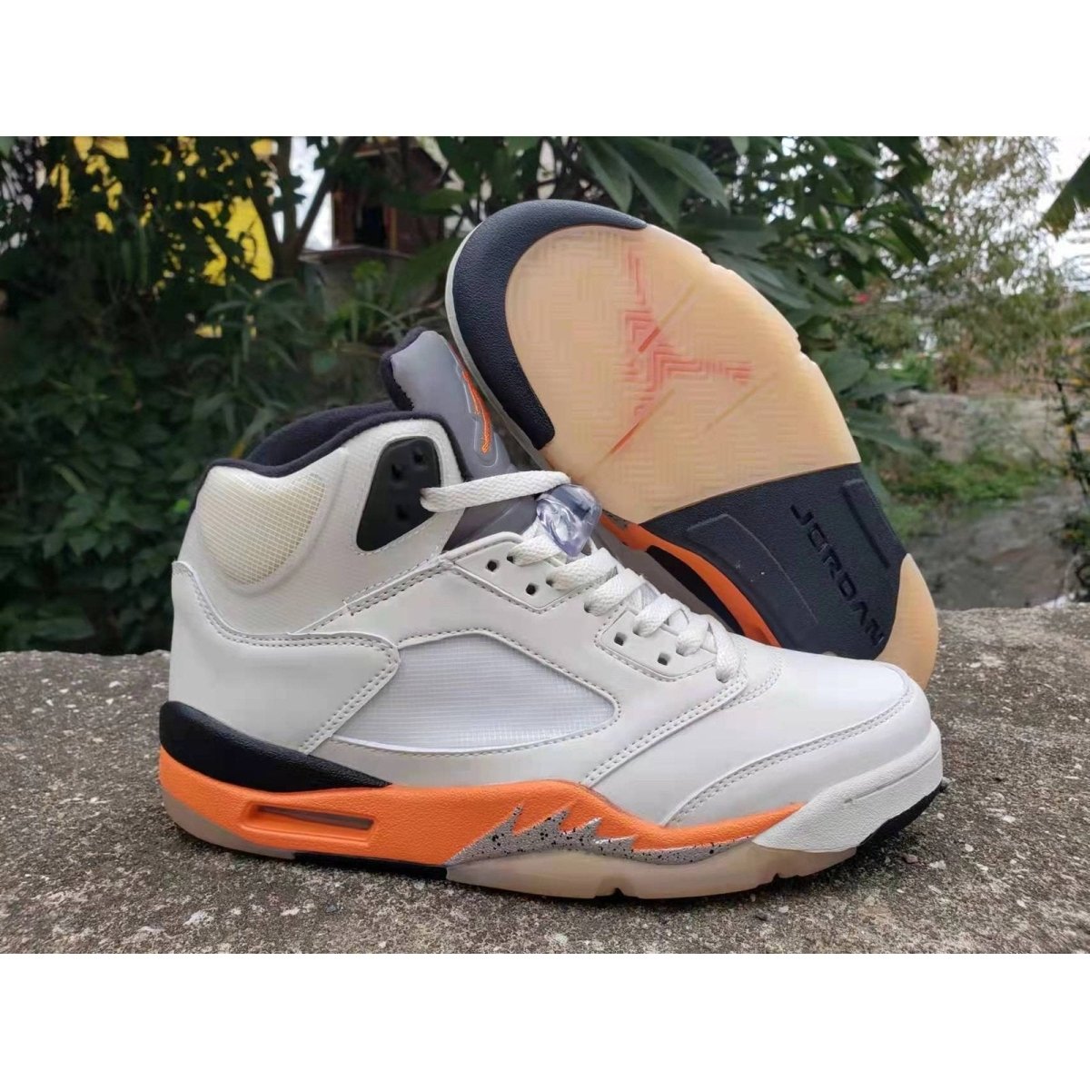 JORDAN 5 RETRO x PANNEAU DÉCOLLÉ 