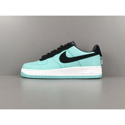 NIKE AIR FORCE 1 x TIFFANY &amp; CO.1837 (AMIS ET FAMILLE)