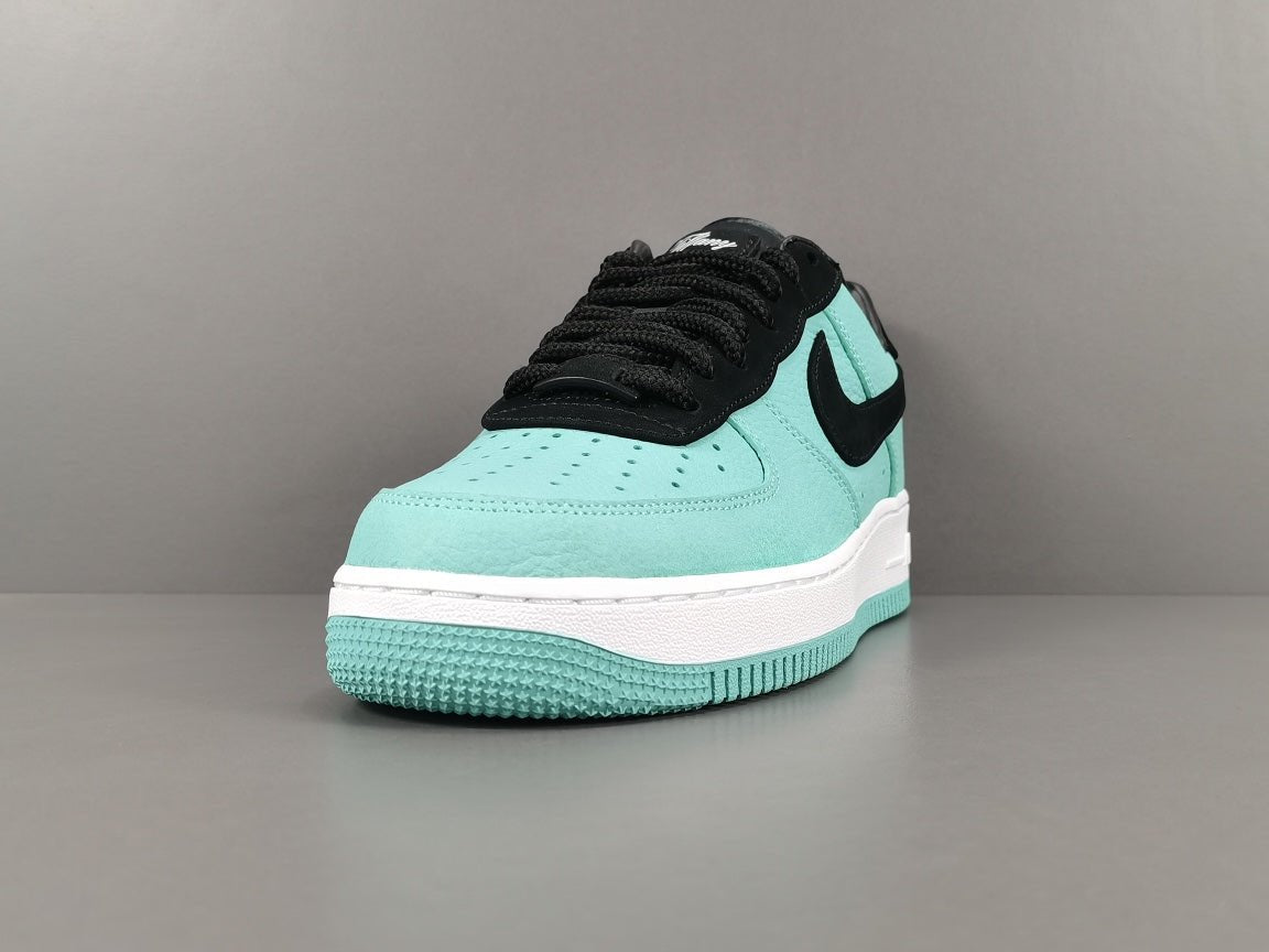 NIKE AIR FORCE 1 x TIFFANY &amp; CO.1837 (AMIS ET FAMILLE)