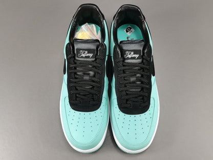 NIKE AIR FORCE 1 x TIFFANY &amp; CO.1837 (AMIS ET FAMILLE)