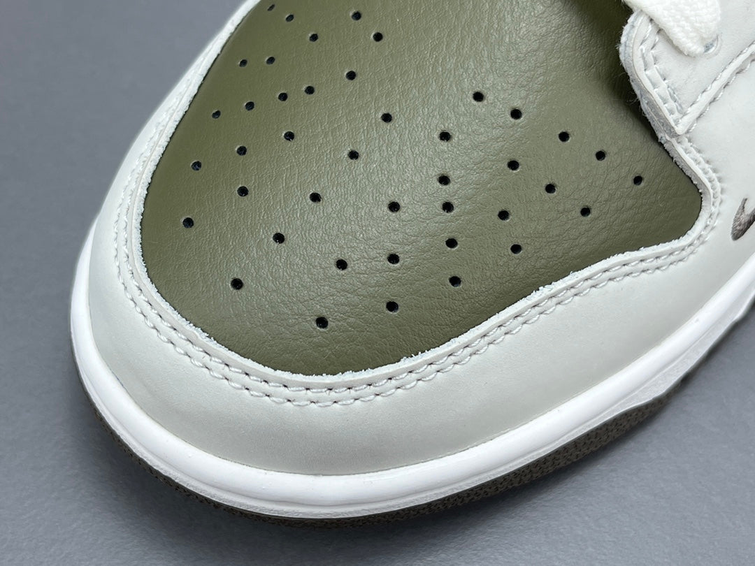 NIKE DUNK LOW x ANNÉE DU SERPENT