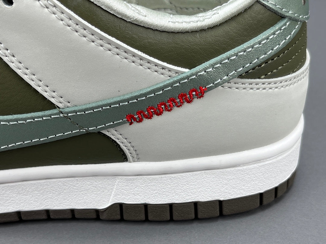 NIKE DUNK LOW x ANNÉE DU SERPENT