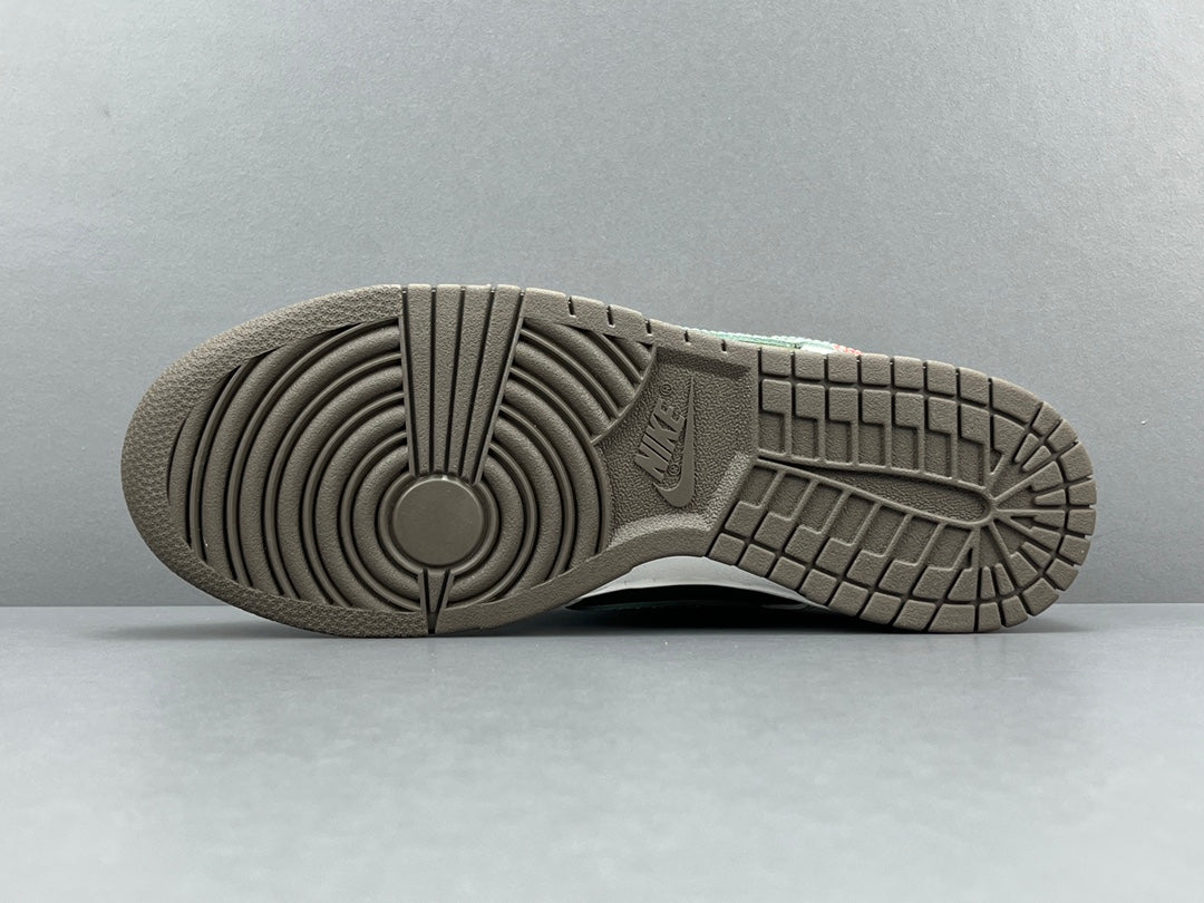 NIKE DUNK LOW x ANNÉE DU SERPENT