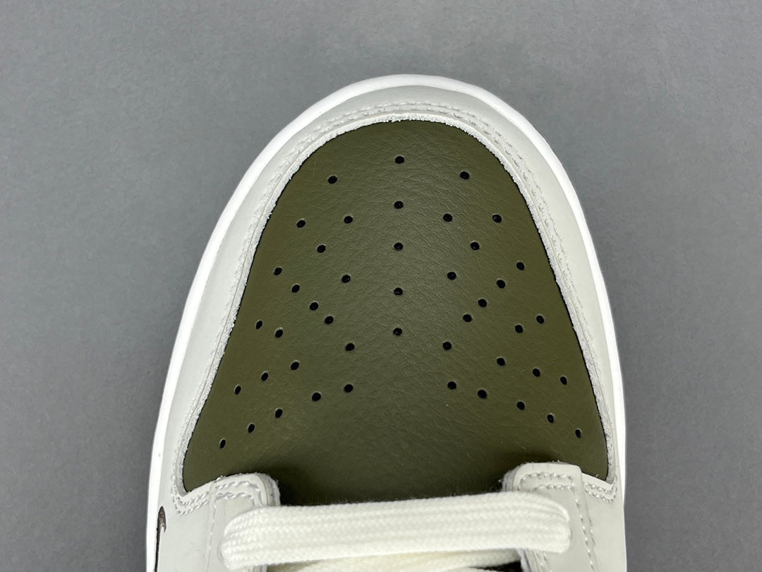 NIKE DUNK LOW x ANNÉE DU SERPENT