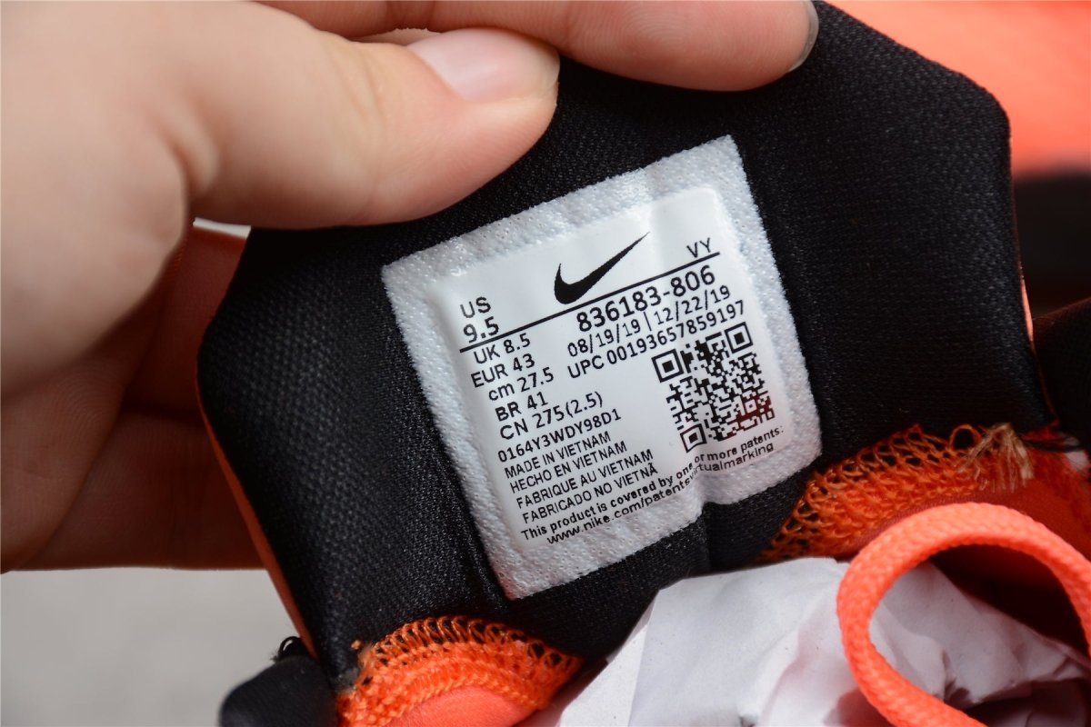 NIKE KOBE 11 EM LOW x BARCELONE