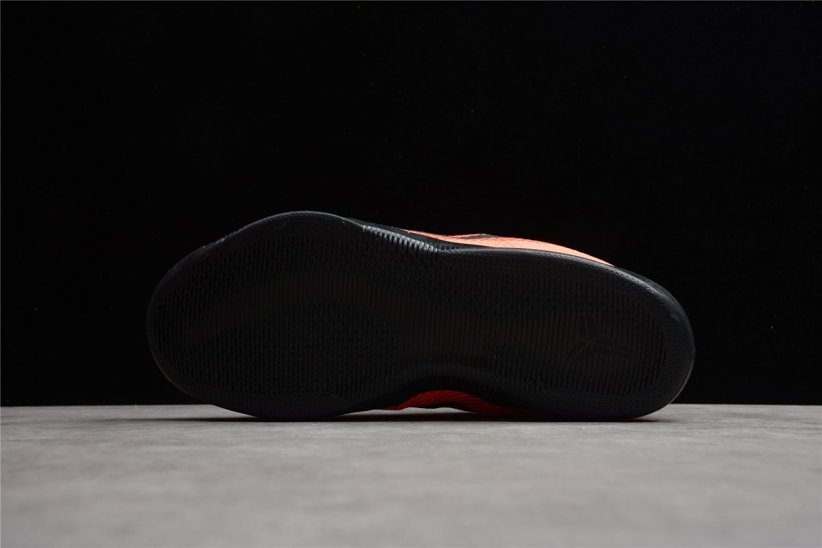 NIKE KOBE 11 EM LOW x BARCELONE