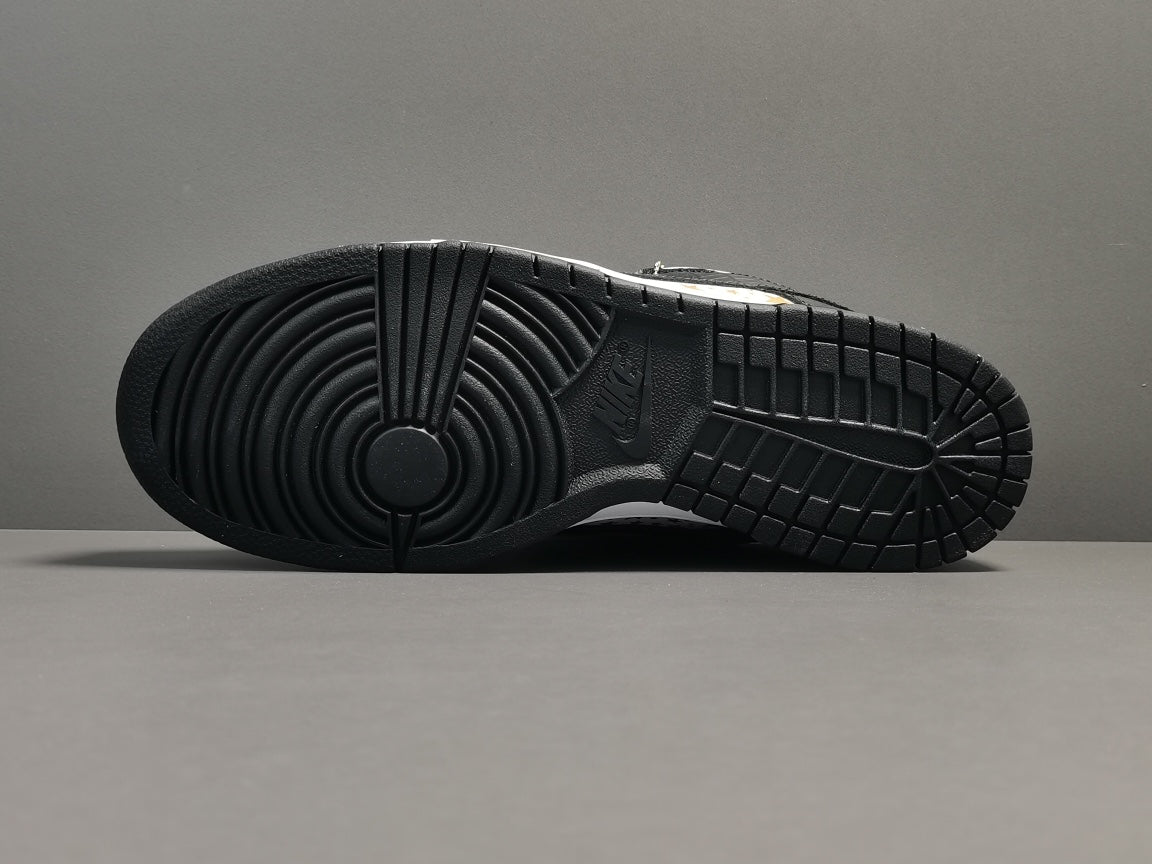 NIKE SB DUNK x SUPREME STARS NOIR