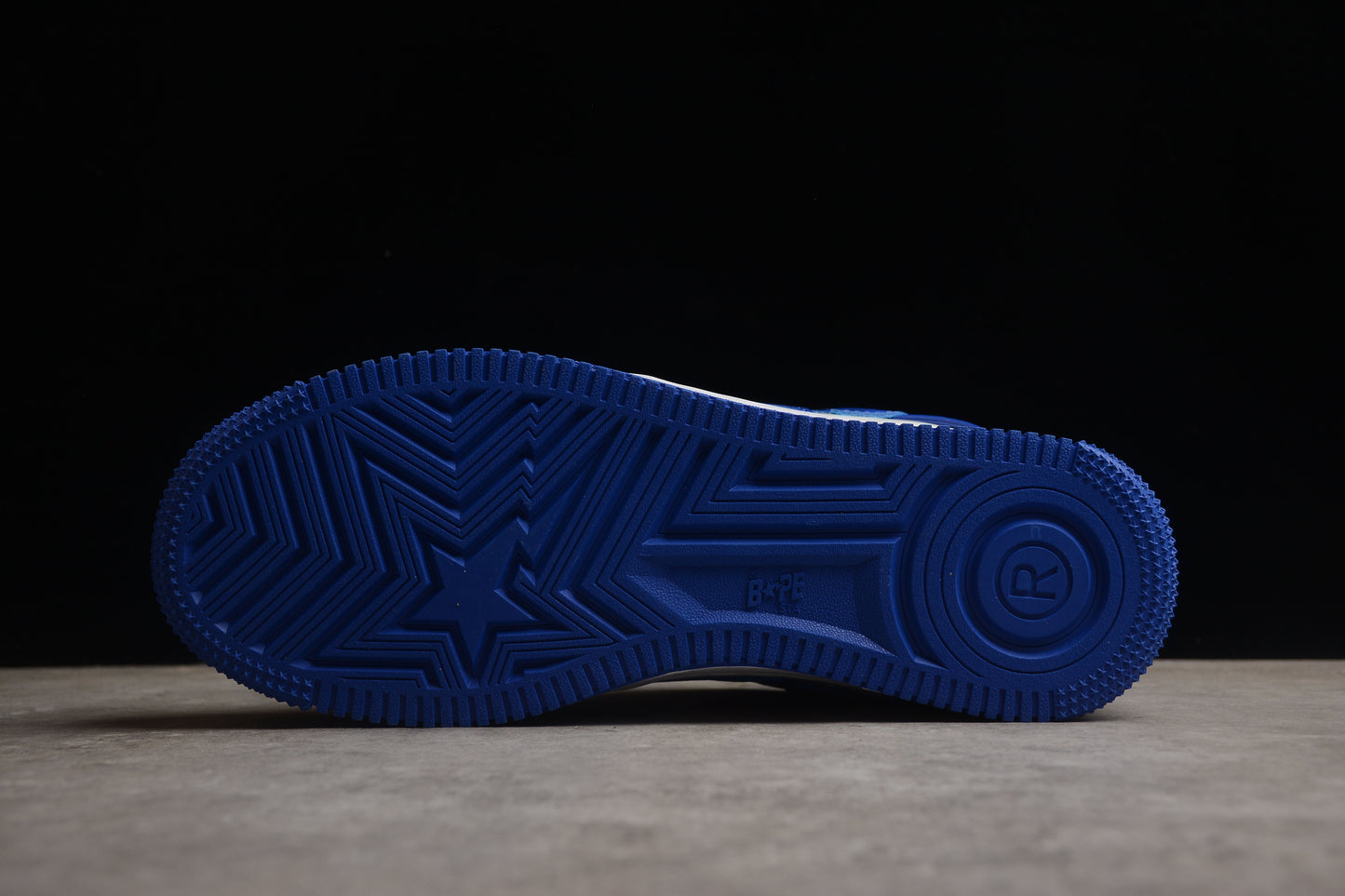 Baskets basses BAPE STA en cuir verni bleu et blanc