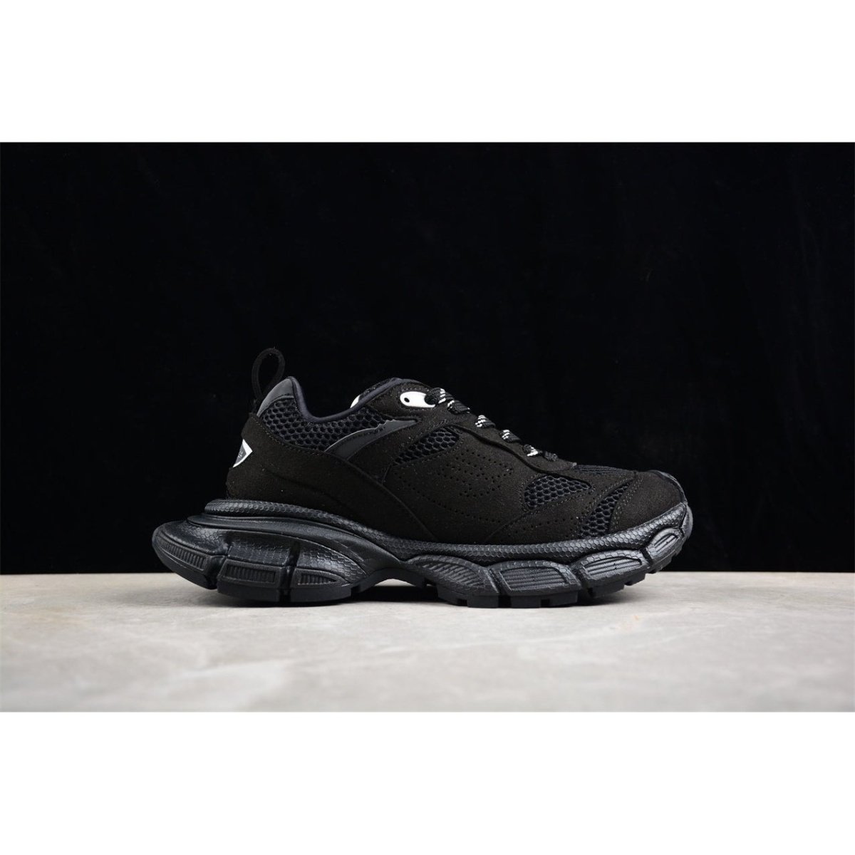 BALENCIAGA 3XL x NOIR