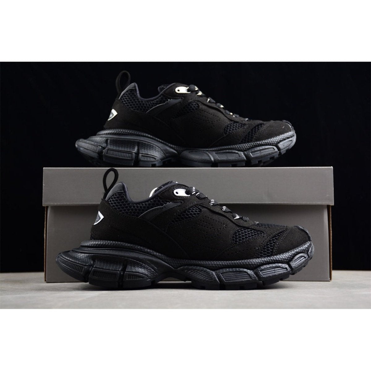 BALENCIAGA 3XL x NOIR