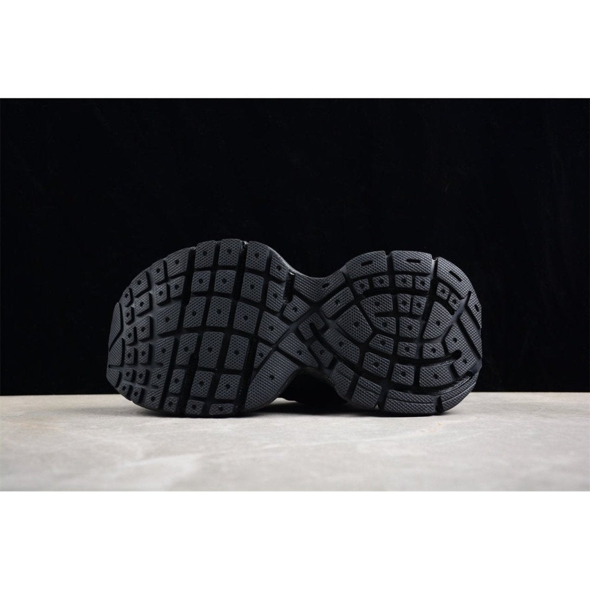 BALENCIAGA 3XL x NOIR