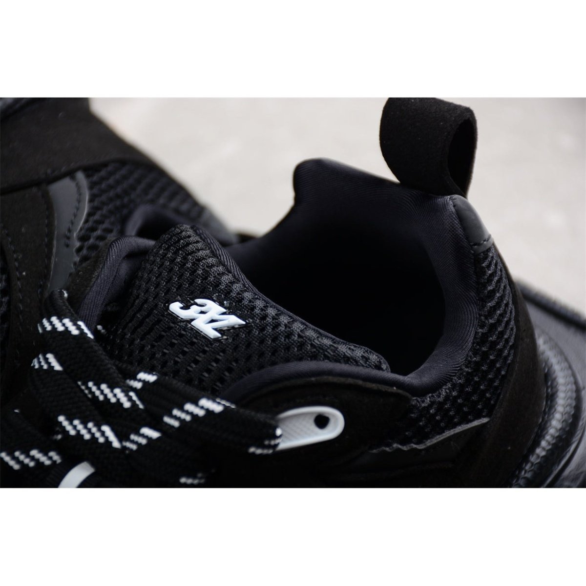 BALENCIAGA 3XL x NOIR