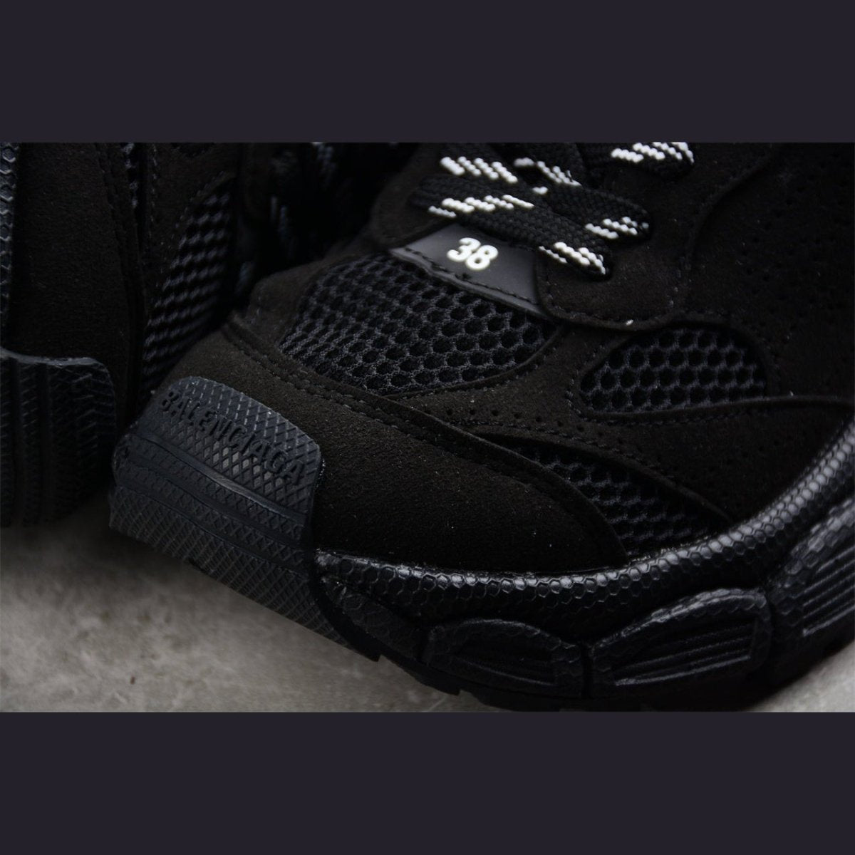 BALENCIAGA 3XL x NOIR