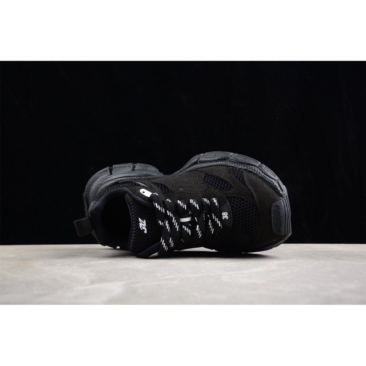 BALENCIAGA 3XL x NOIR