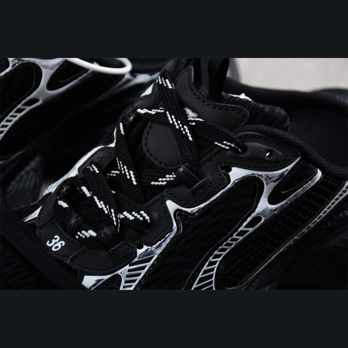 Mule Balenciaga 3XL x Noir et blanc