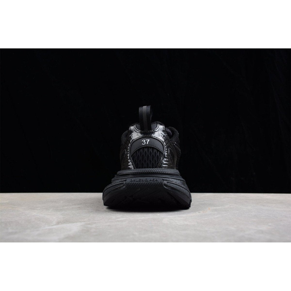 BALENCIAGA 3XL x TOUT NOIR